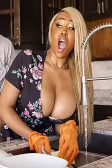 [BrazzersExxtra] Czyste cipki! Najwspanialszy seks podczas sprzątania