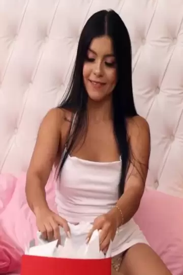 [SexMex] Camila Henao – Gift for My Stepsister (10.13.2026) Download