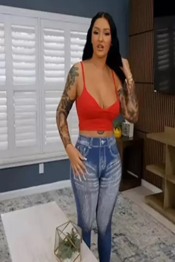 Roxanne Roselle – Fucking Your Roommate